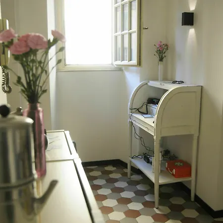 Interno4 게스트하우스 4*